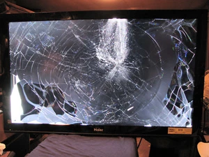 Haier LE46B1381,   1080p HD LED LCD 46"  Good Parts  TV - Picture 1 of 8