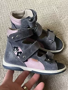 Memo Agnes Mädchen Kleinkind orthopädische korrigierende hohe Sandale 27 EU 10,5 US - Bild 1 von 6