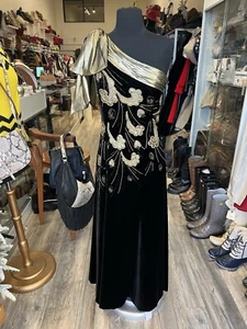 Eugene Alexander Blk & Gold Gown Sz 4 - Picture 1 of 4