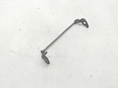 Крепление защелки кронштейна сиденья 04 Kawasaki EX 500 Ninja 500R - Изображение 1 из 4