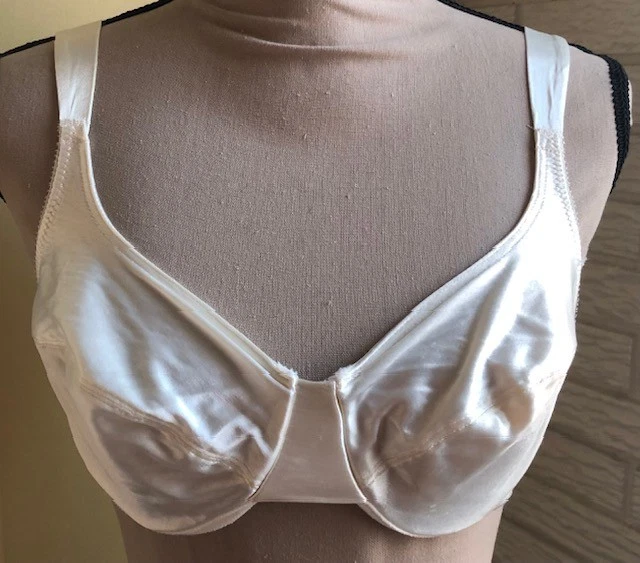Cabernet Bra 34C Ivory Underwire Bra ~Excellent Pre-Owned Condition~ - Image 1 of 4