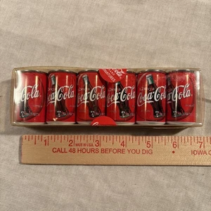 Mini lattine in miniatura marca Coca-Cola 1997 con Babbo Natale sul retro - Foto 1 di 14