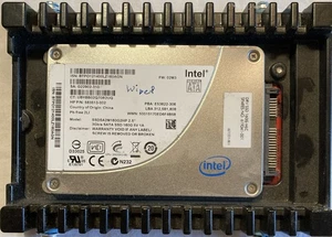 INTEL 160GB 2.5" SATA SSD SSDSA2M160G2HP with 5" adapter - Picture 1 of 2