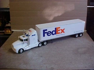 Scaleworks Kenworth T-600B FED EX Semi Truck / 1:24 Scale - Picture 1 of 12