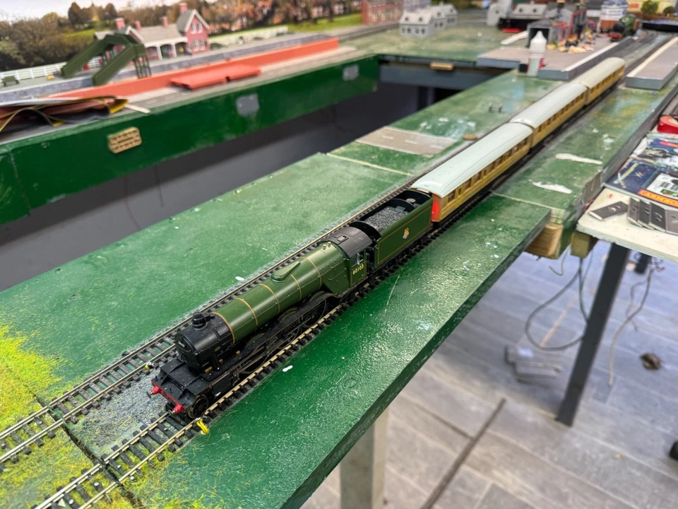 LNER Teak Coaches A set of 3 with lights & passengers seated and standing - Image 1 of 4