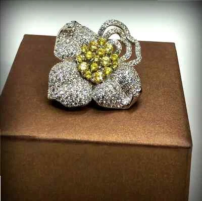 Broches broches redondos simulados de flores de citrino y diamante de 5 quilates chapados en oro blanco de 14 k Foto 1 de 4