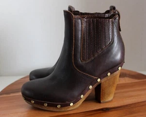 Ugg Boots Womens 8 Brown Leather Studded Pull On Ankle Heel Bootie - Picture 1 of 9
