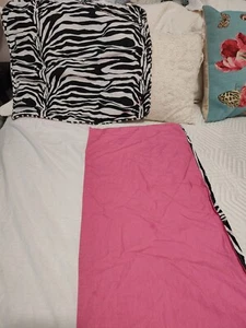 Twin bed dust ruffle and pillow sham, pink trimed in black and white zebra print - Picture 1 of 1