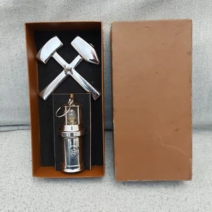 Lámpara de colección años 60/70 Alemania GLZ Mineros Batería Linterna Metal Souvenir Funciona + Caja - Imagen 1 de 23
