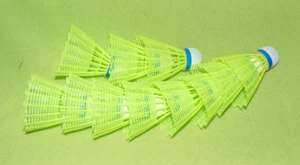 Unbranded Plastic Badminton Shuttlecocks 11 Count - Picture 1 of 2