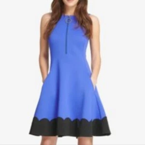 DKNY Fit and Flare blau ärmellos Cocktail Party Kleid mit gewelltem Besatz Gr. 4 neu mit Etikett - Bild 1 von 8