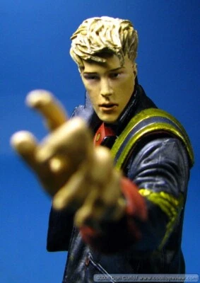 Figura McFarlane Toys Serie 29 Spawn Evolutions: Man of Miracles 6" COMO NUEVA Foto 1 de 4