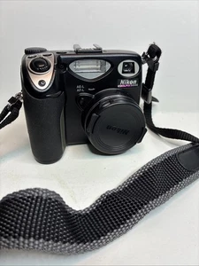 Nikon Coolpix 5000 Digital Camera + Accessories untested - Picture 1 of 14