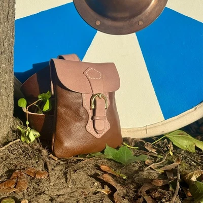 Bolsa de cinturón LARP de cuero marrón hecha a mano - Hebilla de latón medieval renacentista feria Foto 1 de 4
