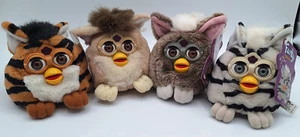FURBY BUDDIES, NUBE, LUZ POR FAVOR, COMO PST, MI INGLÉS, + LLAVERO FURBY PLUSHES - Imagen 1 de 7
