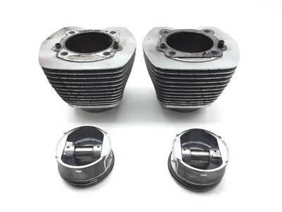 Jarra de cilindro delantero trasero con pistones Harley-Davidson Electra Glide 2006 FLHT 3246 Foto 1 de 4
