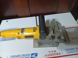 DEWALT #DW682 PLATE JOINER DUST ADAPTERS, BISCUTS VERY NICE SHAPE - Picture 1 of 4