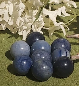 Esfera de piedras preciosas talladas en aventurina azul - Imagen 1 de 3