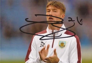 BURNLEY: CHRIS LONG SIGNED 6x4 ACTION PHOTO+COA - Picture 1 of 1