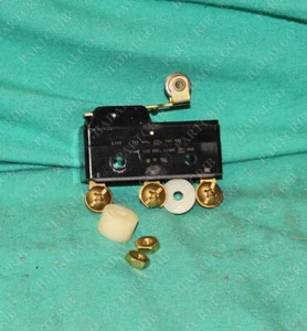 Micro Interruttore, BZ-RW8422-P4, Leva a Rullo Honeywell Rullo a Scatto - Foto 1 di 3
