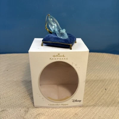 Zapatilla Cenicienta Azul Terciopelo Almohada Adorno Disney 2006 Sello Foto 1 de 4