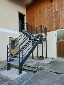 Stahltreppe Podesttreppe L-Fluchttreppe Vollverzinkt und Pulverbeschichtet 3,2m - Bild 1 von 9