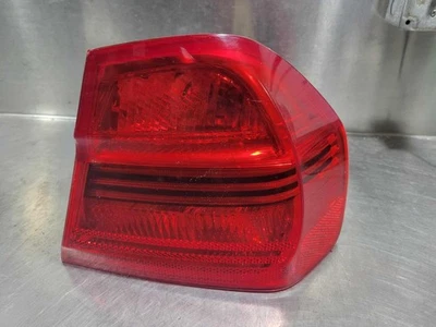 Conjunto de luz trasera derecha BMW 325I 06 Foto 1 de 2