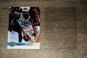 2003-04 Fleer Focus Gold Baron Davis Basketball Karte - Bild 1 von 4