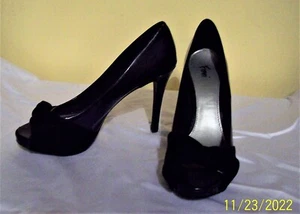 FIONI NIGHT HEELS NERO PUNTA APERTA TACCO 4" TAGLIA 7 1/2 IN OTTIME CONDIZIONI - Foto 1 di 7