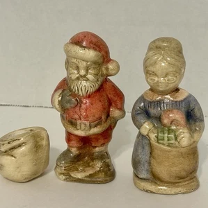 Santa and Mrs Claus Figurines Vintage 1970s Hand Crafted Hand Painted Figures - Picture 1 of 18