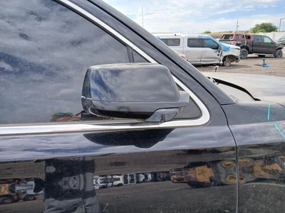 Used Right Door Mirror fits: 2016 Gmc Yukon power w/turn signal opt DL3 w/blind - Image 1 of 4