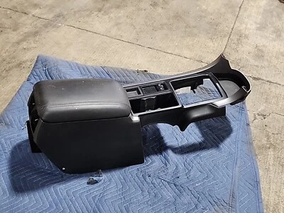 Consola central delantera interior *usada* PONTIAC GTO 04 05 06 montaje completo #880 Foto 1 de 4