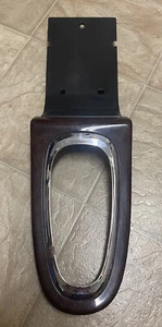 06-11 Chevy Impala Center Console Shifter Bezel P/N 15271144 PHOTOS! BROKEN! - Picture 1 of 10