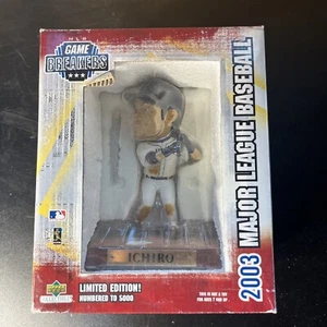 ICHIRO SUZUKI 2003 UPPER DECK "GAME BREAKERS" SEATTLE MARINERS FIGURINE STATUE - - Picture 1 of 6