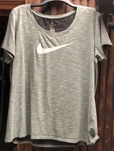 Nike Dri Fit Gray Short Sleeve Shirt Women's Pink Logo - Picture 1 of 3