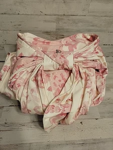 Pottery Barn Teen LoveShackAusgefallene große Schleife Wanddeko rosa Damast  - Bild 1 von 2