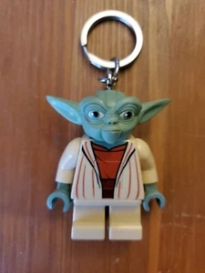 Yoda Lego Figure Keychain - Picture 1 of 2
