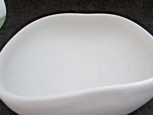 VINTAGE HAND MADE VAN BRIGGLE ORIGIONAL, SMALL WHITE BOWL - Picture 1 of 4