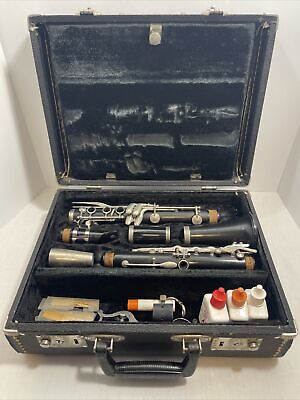Artley 17S Clarinet with Case USA Marching Ba...