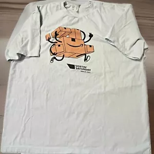 T-shirt uomo Ideal by Next Level Funny Sortin’ Sat 11-27-21 taglia XL blu chiaro - Foto 1 di 7