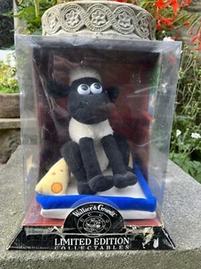 Juguete suave coleccionable Wallace & Gromit edición limitada "Shaun on Cheeseboard" - Imagen 1 de 8