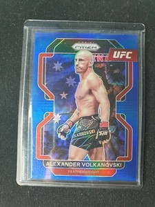 Alexander Volkanovski 2022 Panini Prizm UFC Blue 04/199 Card #147