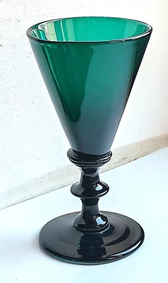 ANTIQUE GEORGIAN BRISTOL GREEN  WINE GLASS c.1810 - Image 1 of 4