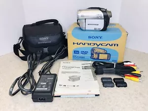 Sony HandyCam DCR-DVD92 Mini DVD Camcorder Nachtschuss 20x optischer Zoom - kein Akku - Bild 1 von 11