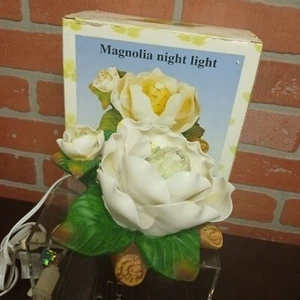 Vintage Lighted Magnolia Flower Bedside Lamp Night Light Porcelain NIB - Bild 1 von 9
