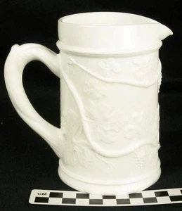 Vintage Indiana Glass ING11 Grape Leaves Shield 5-1/8" Stein Shaped Pitcher (HH) - Picture 1 of 7