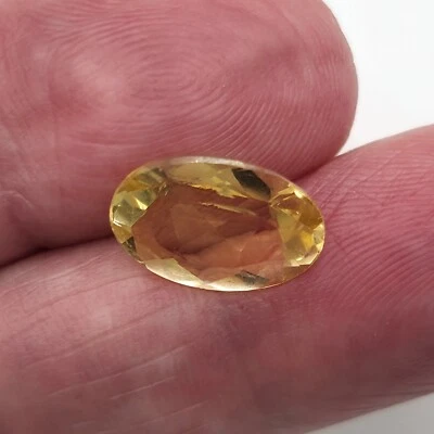 Piedra preciosa ovalada facetada de berilo dorado 4,05 quilates Foto 1 de 4