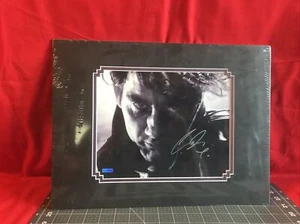Vintage 2005 Holzheimer’s Sin City Clive Owen Autographed Picture Sealed NEW - Picture 1 of 8