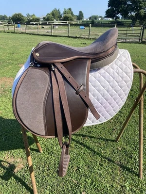 Used Derby Originals/Weaver brown Synthetic English saddle w/fittings, pad 17" W - Image 1 of 4