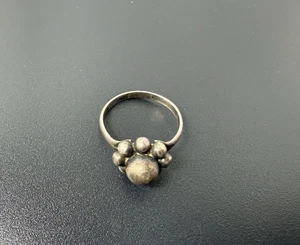 Anello fascia sfera argento sterling 3,6 g vintage granulato perline grappolo 925 misura 11 - Foto 1 di 5